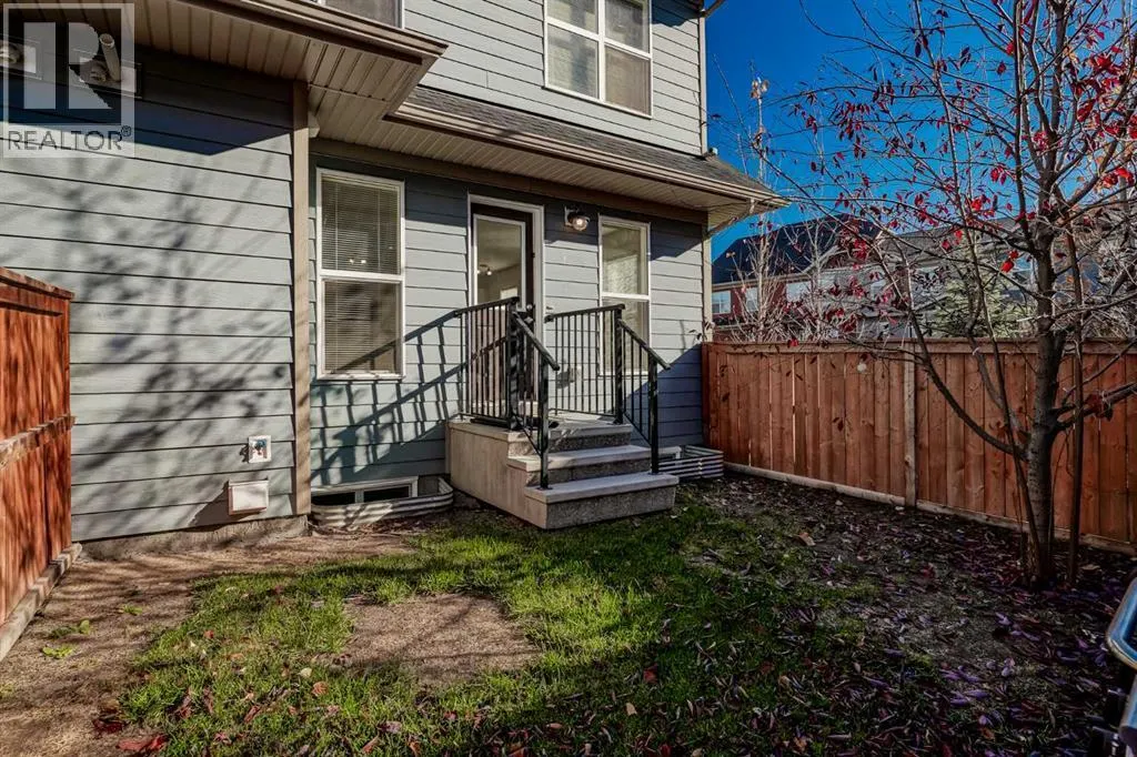 237 Cranbrook Square SE