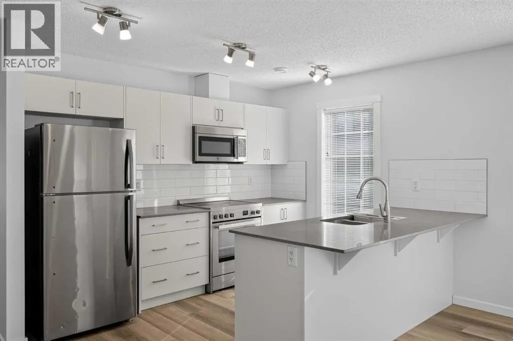 237 Cranbrook Square SE