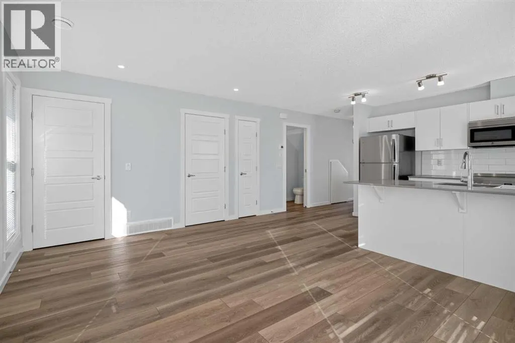 237 Cranbrook Square SE