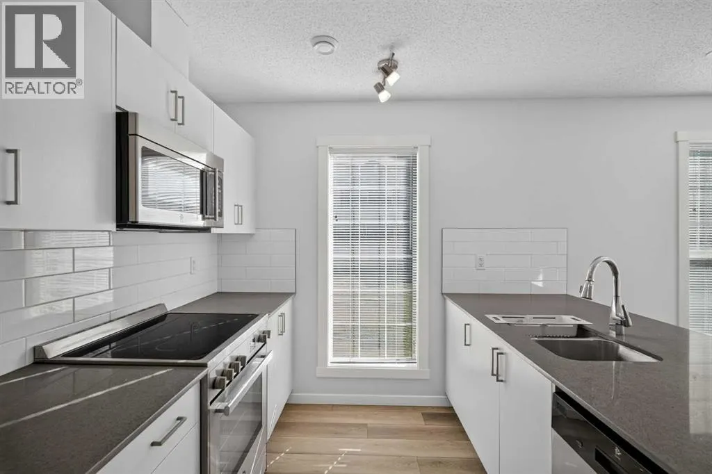 237 Cranbrook Square SE