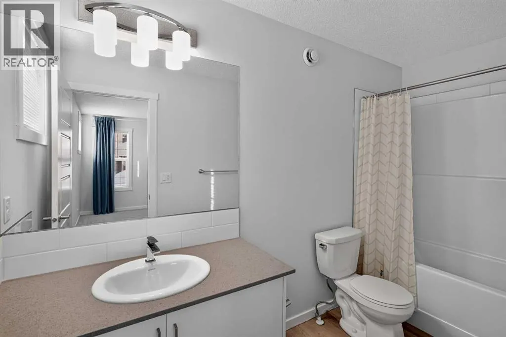 237 Cranbrook Square SE