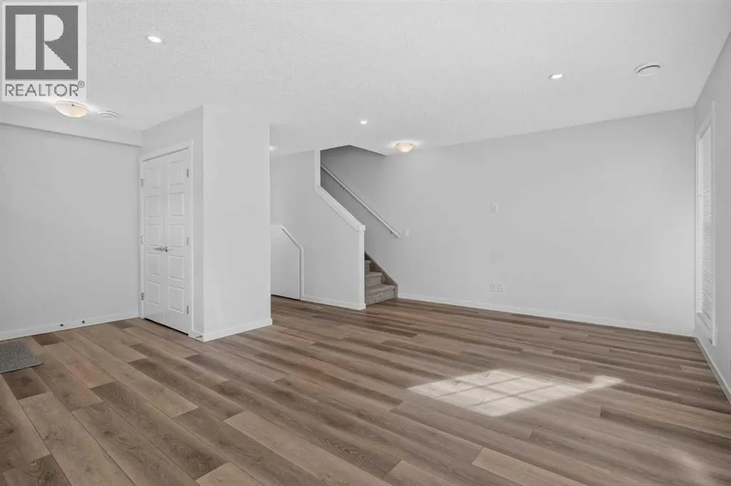 237 Cranbrook Square SE