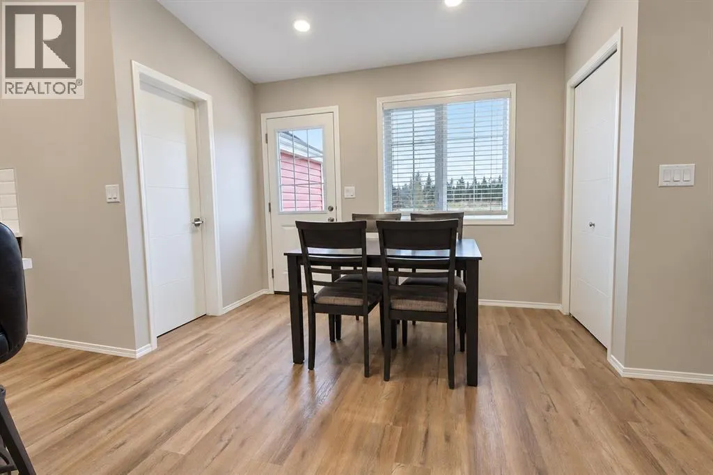 121 Golden Crescent