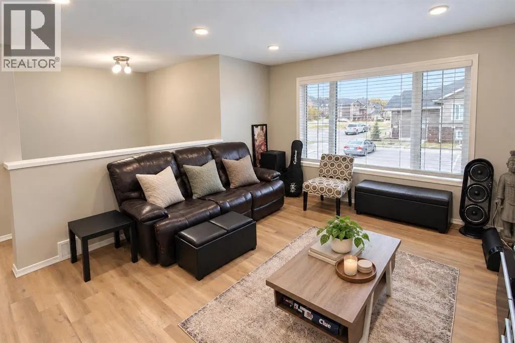 121 Golden Crescent