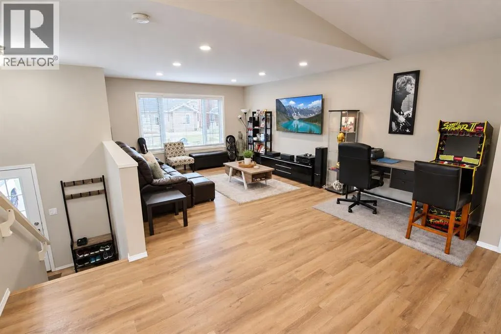 121 Golden Crescent