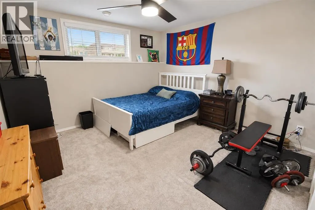 121 Golden Crescent