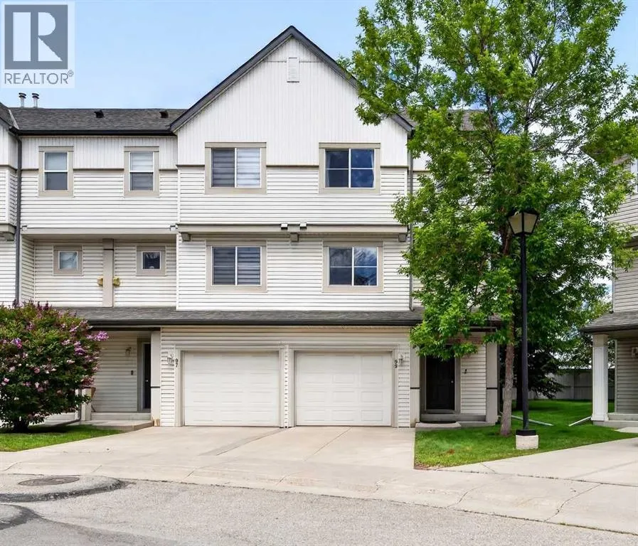 99 Copperfield Court SE