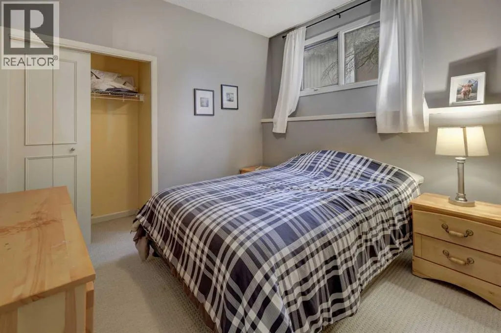 216 Pump Hill Gardens SW
