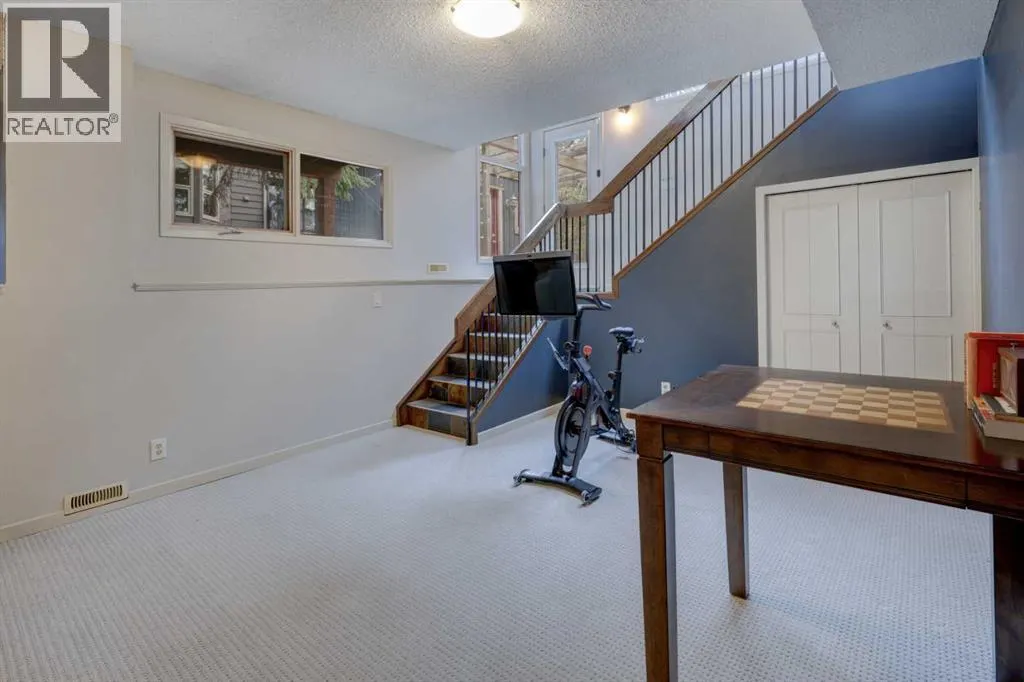 216 Pump Hill Gardens SW