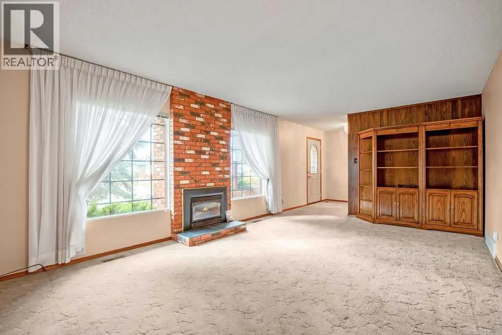 10711 Mapleglen Crescent SE