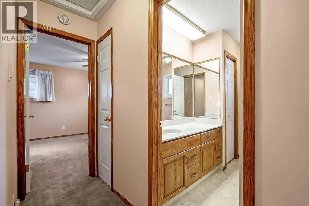 10711 Mapleglen Crescent SE