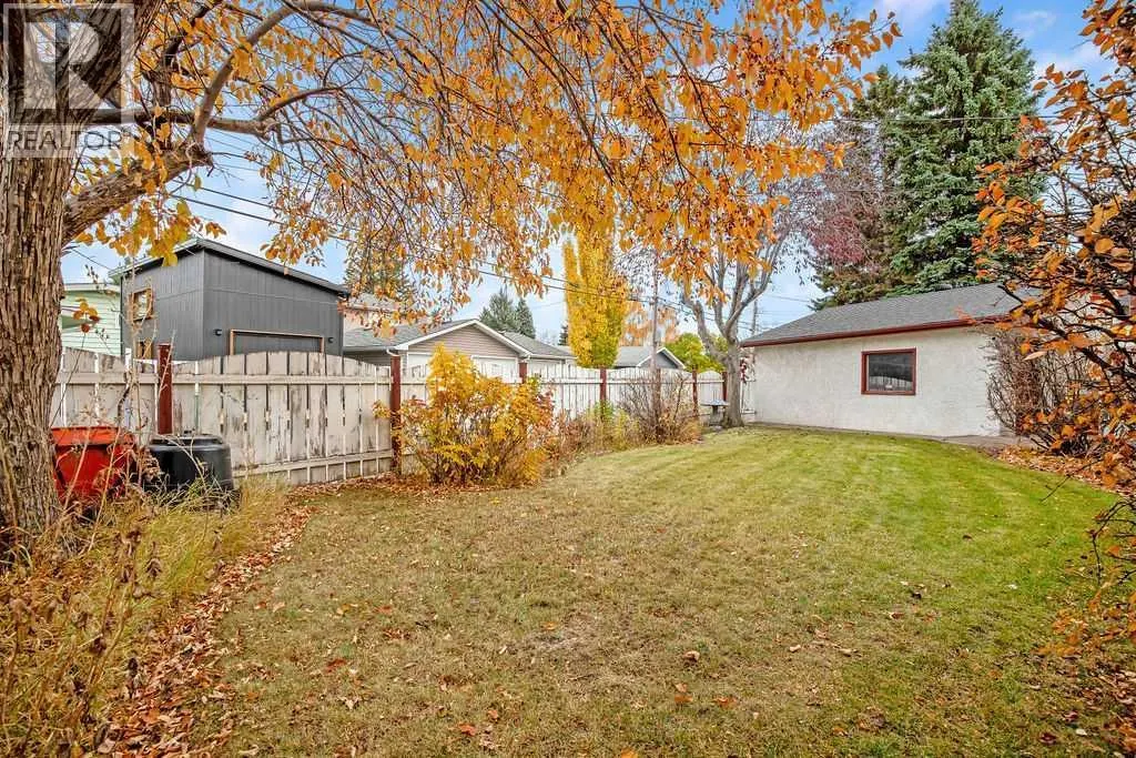 10711 Mapleglen Crescent SE