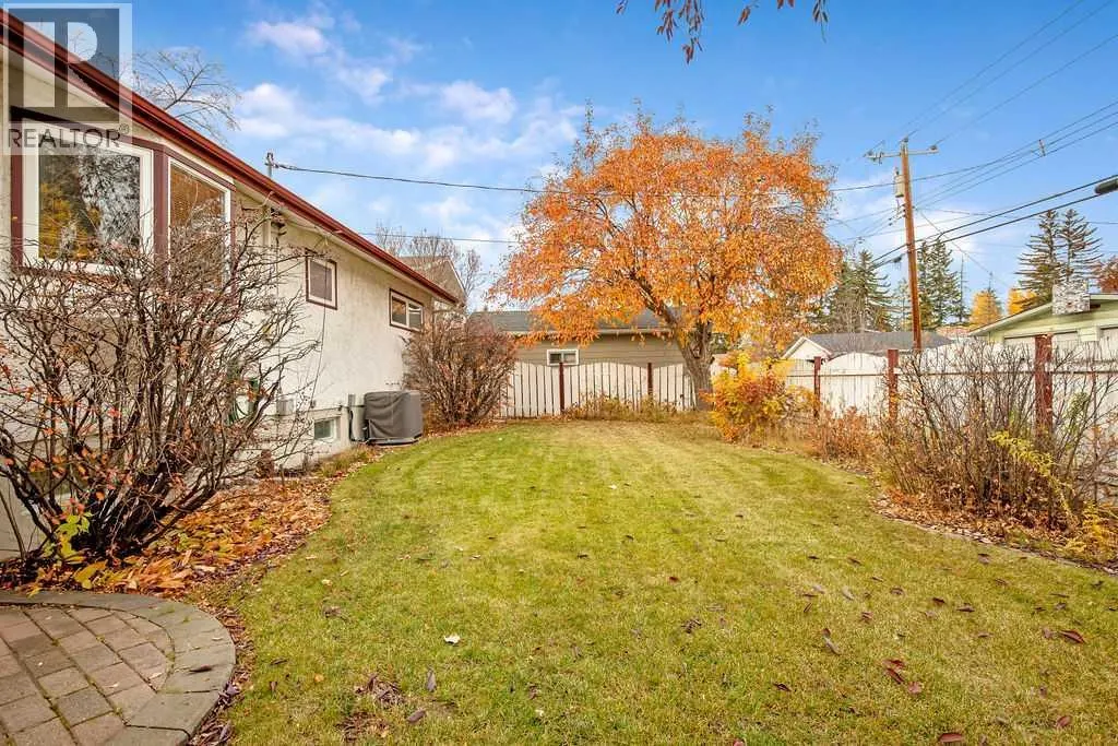 10711 Mapleglen Crescent SE