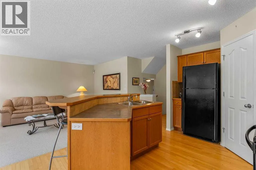 303 Springborough Way SW