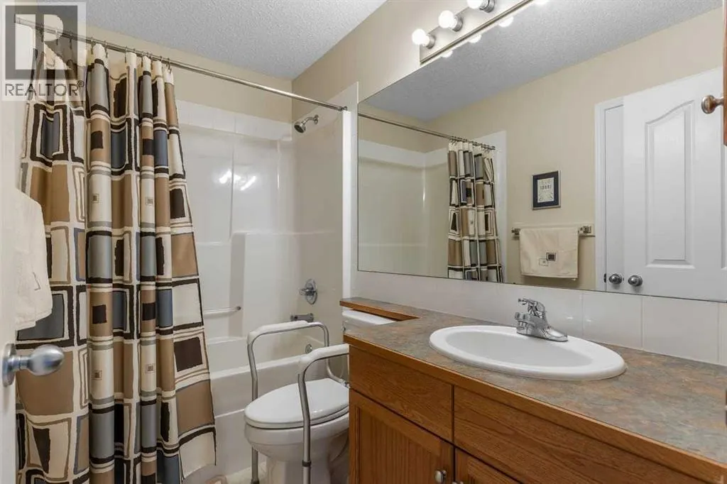 303 Springborough Way SW