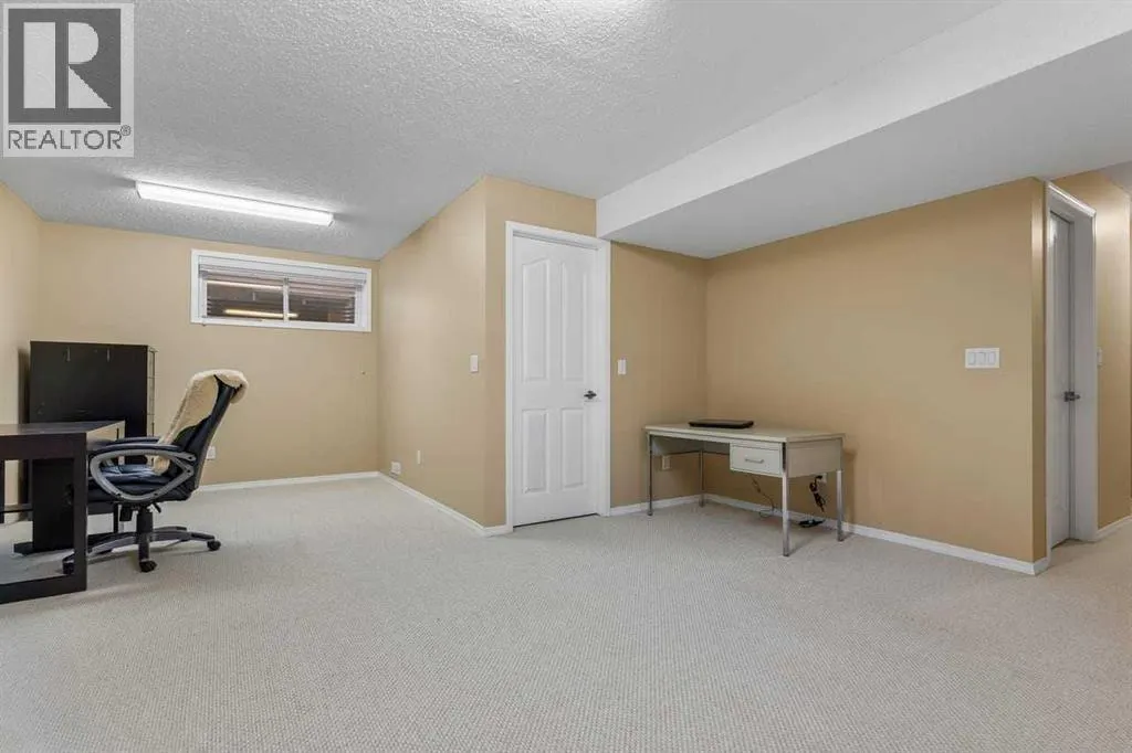 303 Springborough Way SW