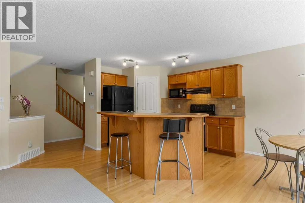 303 Springborough Way SW