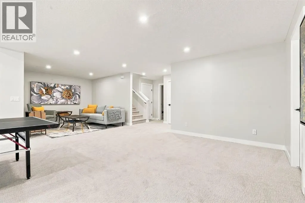 42 Crestridge Bay SW