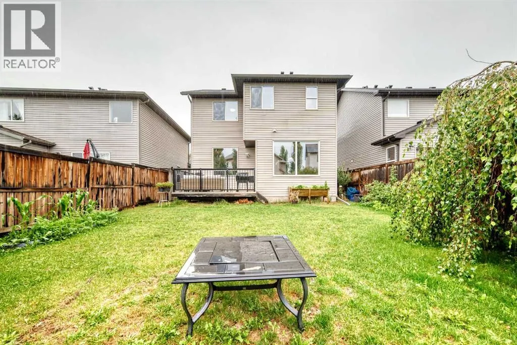 121 Chapalina Heights SE