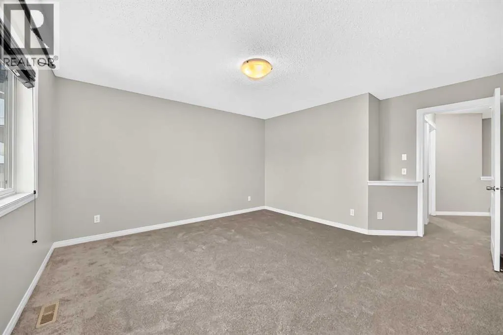 121 Chapalina Heights SE