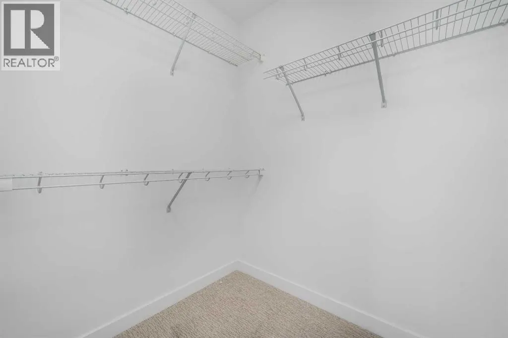 182 Lakewood Crescent