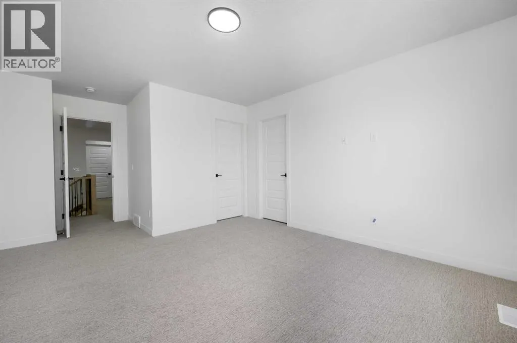 182 Lakewood Crescent