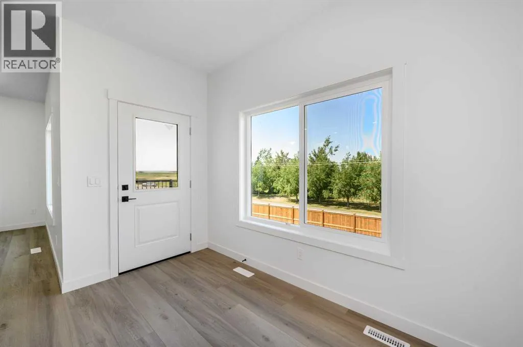 182 Lakewood Crescent