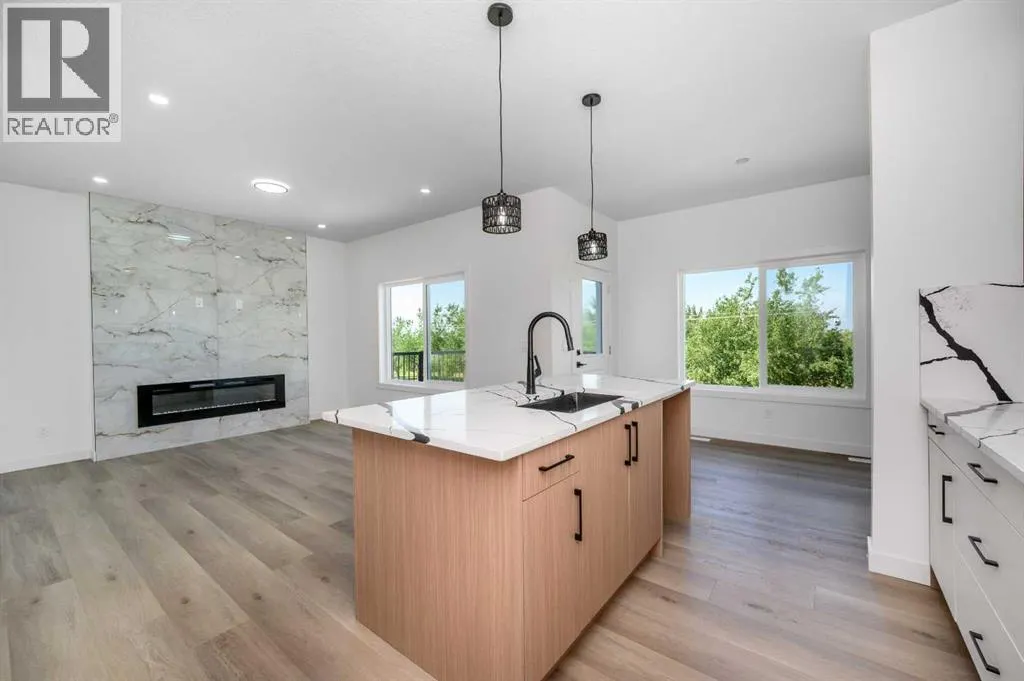 182 Lakewood Crescent
