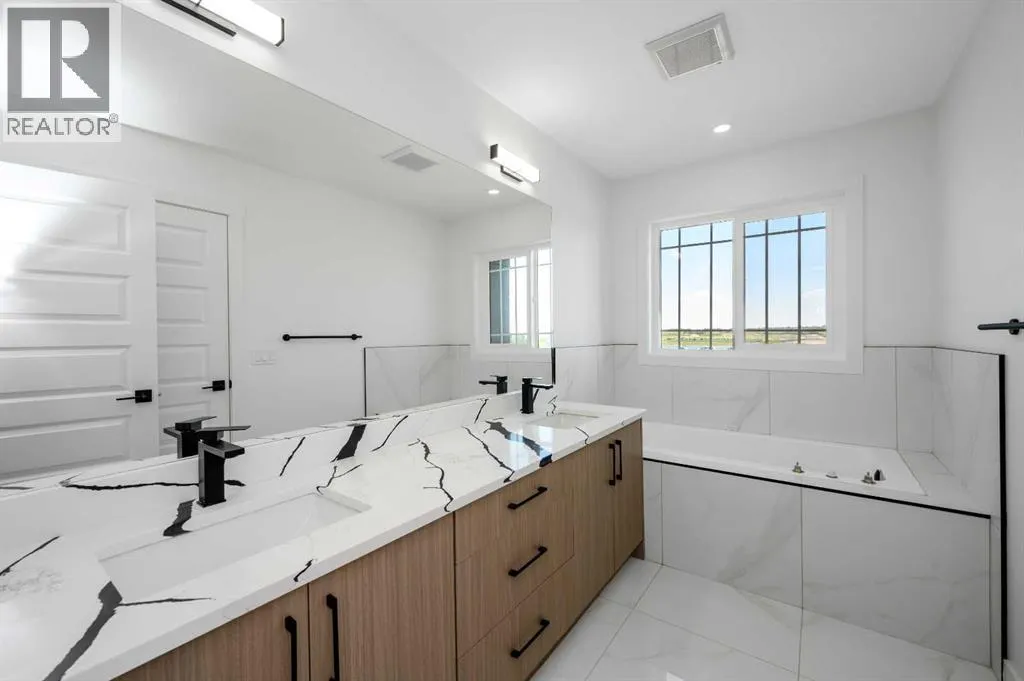 182 Lakewood Crescent
