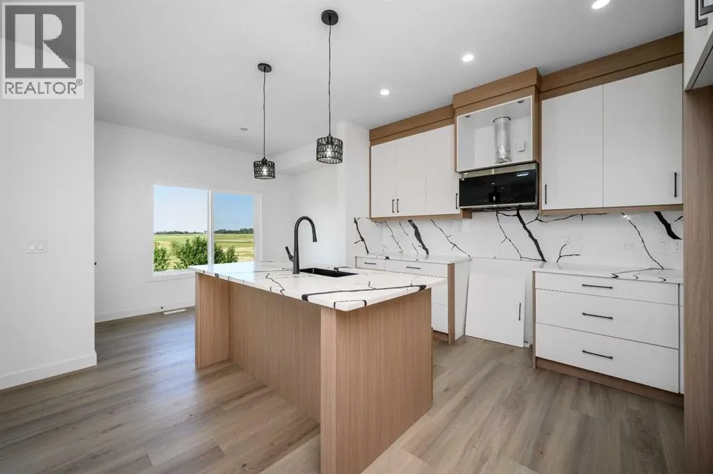 182 Lakewood Crescent
