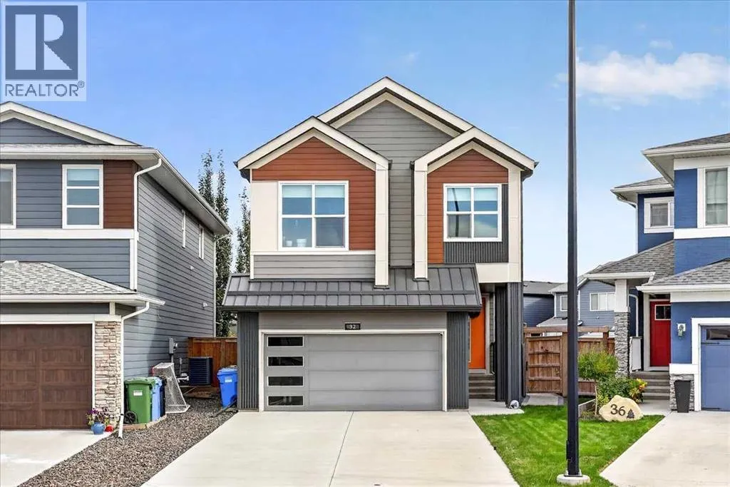 32 Cranbrook Bay SE