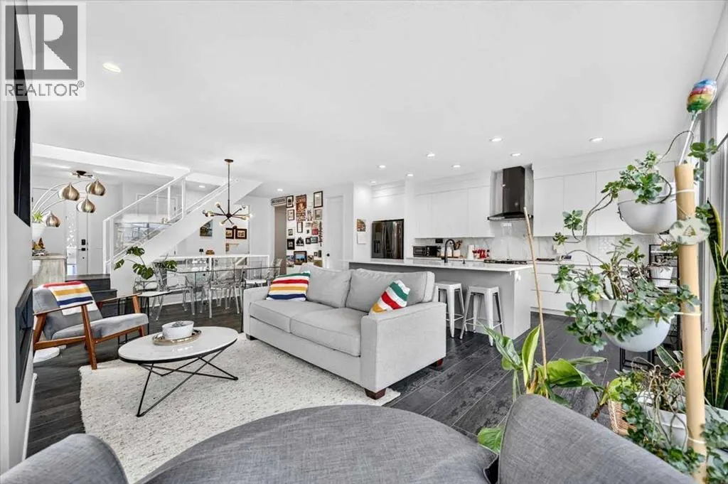 32 Cranbrook Bay SE