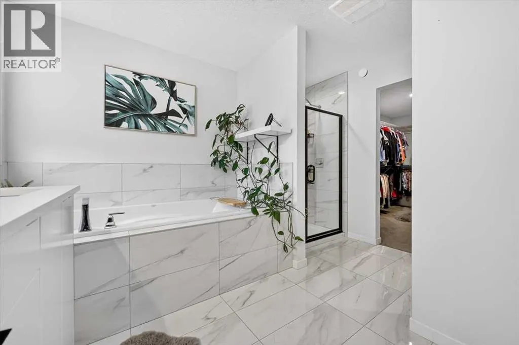 32 Cranbrook Bay SE