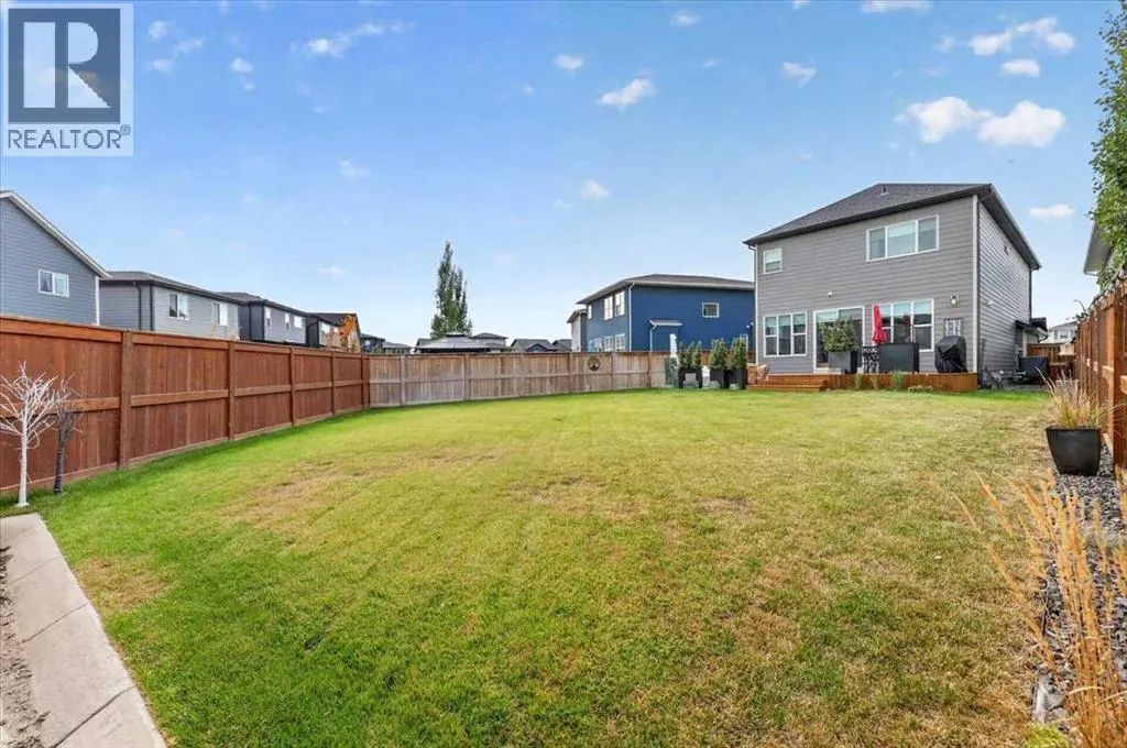 32 Cranbrook Bay SE