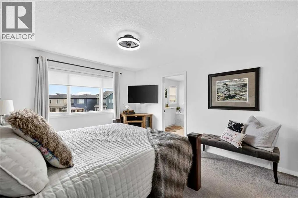 32 Cranbrook Bay SE