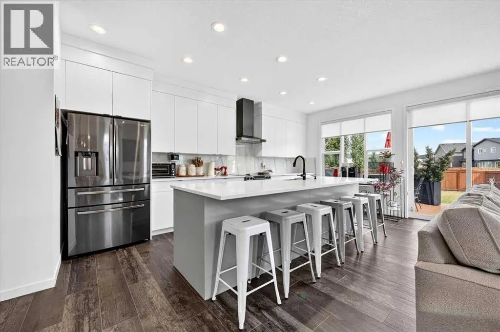 32 Cranbrook Bay SE