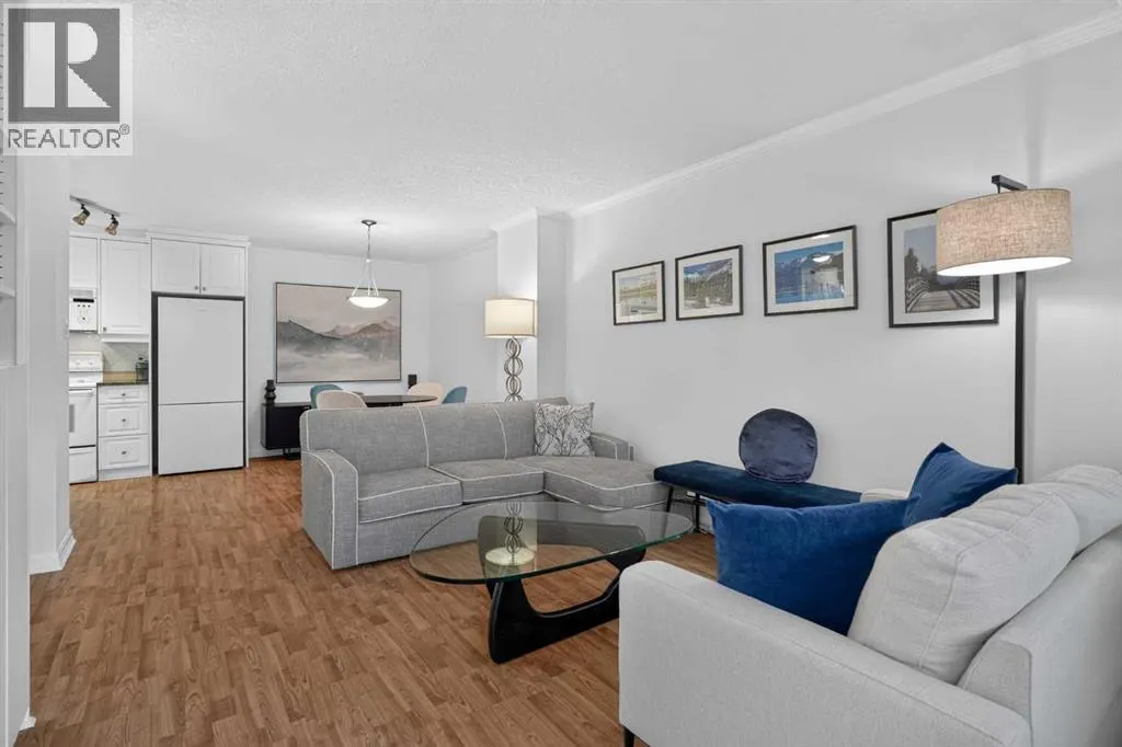 104, 4555 Varsity Lane NW
