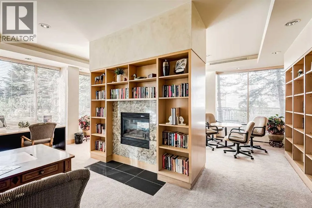 104, 4555 Varsity Lane NW