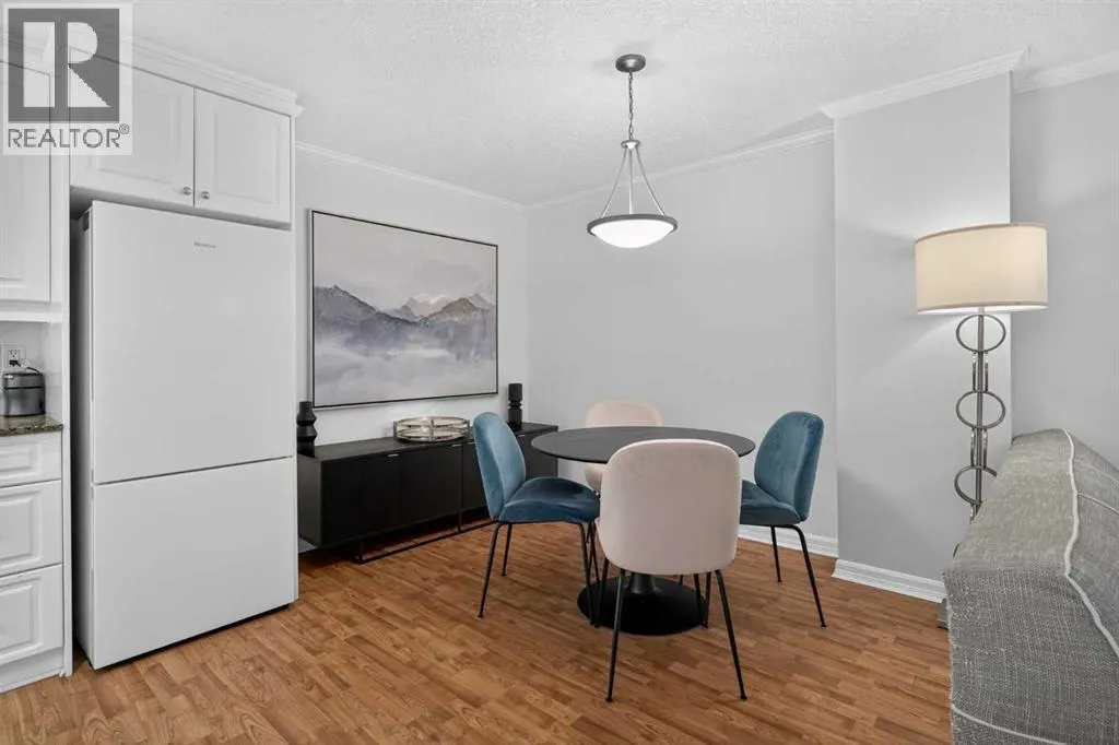 104, 4555 Varsity Lane NW