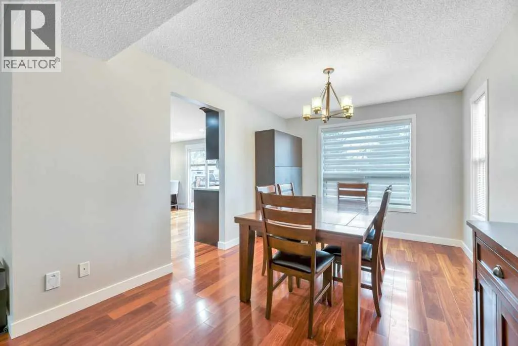 408 Woodside Road SW