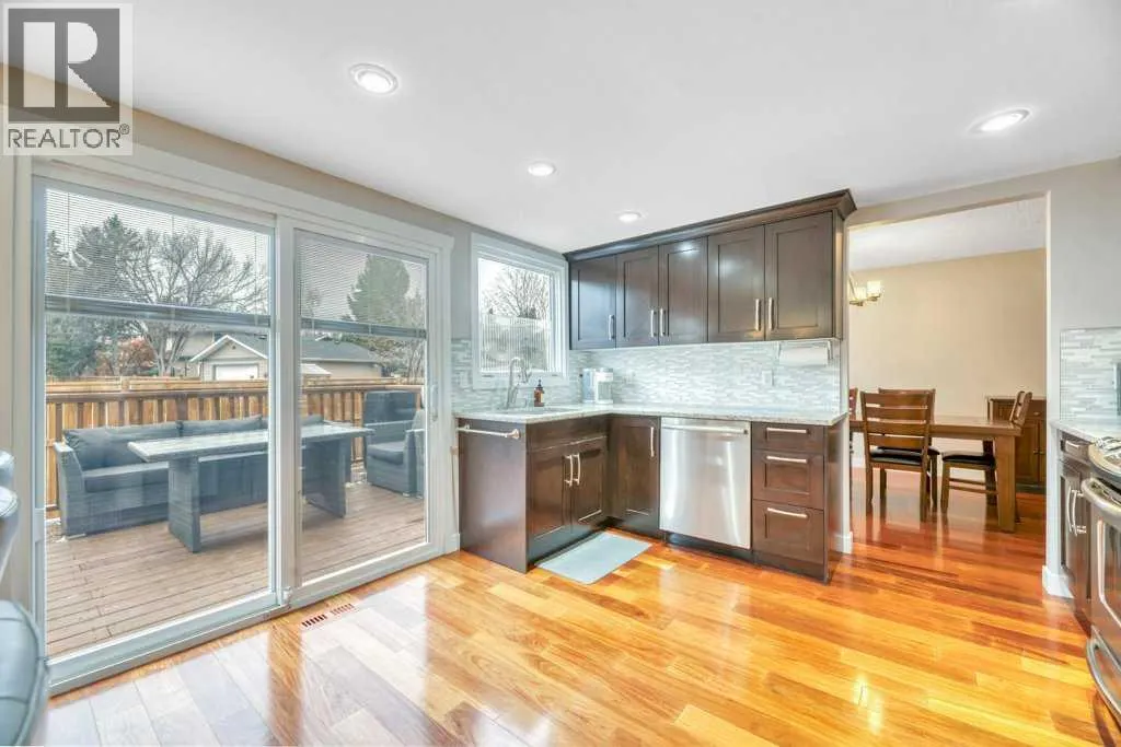 408 Woodside Road SW