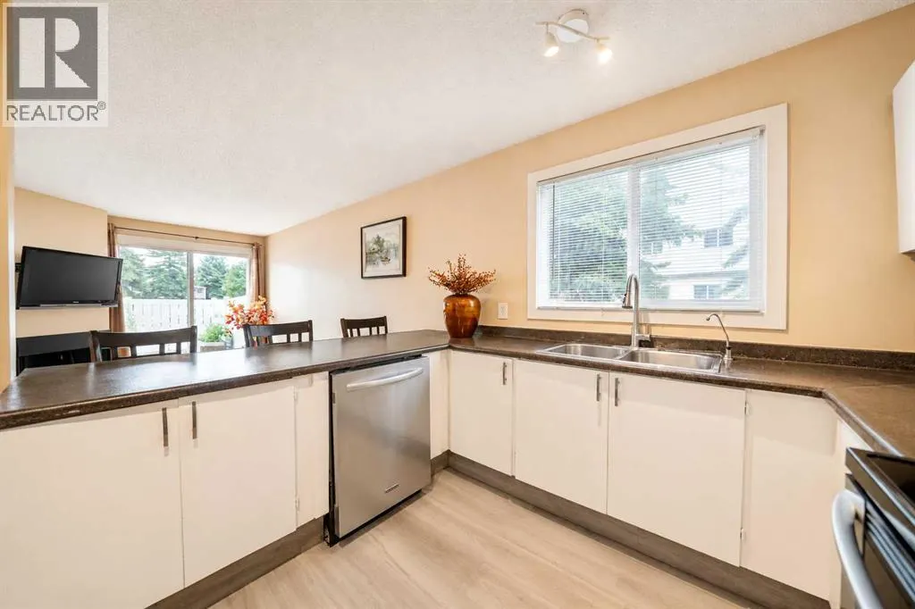 40, 3745 Fonda Way SE