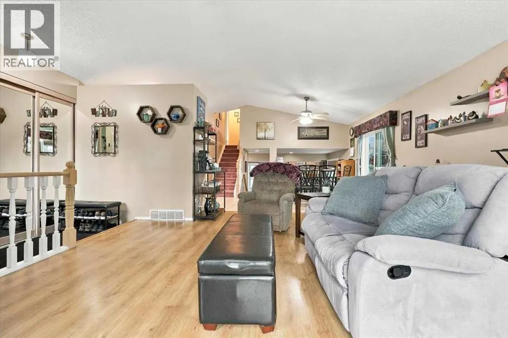 36 Covington Mews NE
