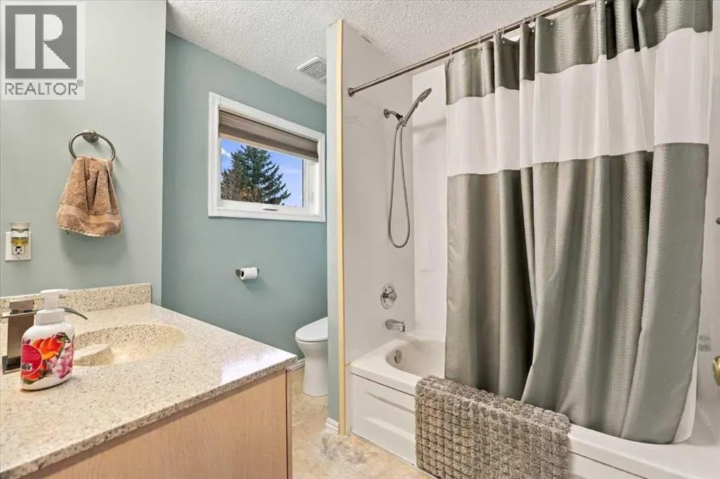 36 Covington Mews NE