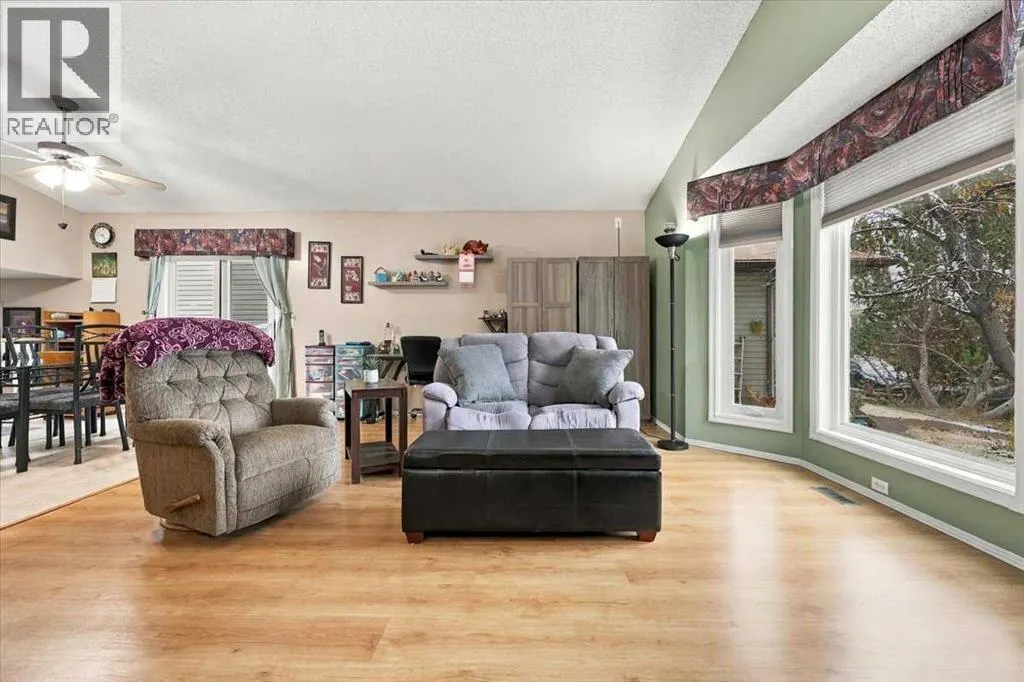 36 Covington Mews NE