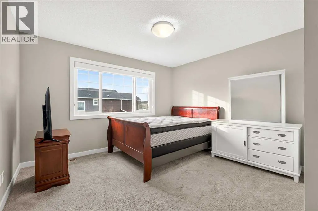 52 Red Embers Manor NE