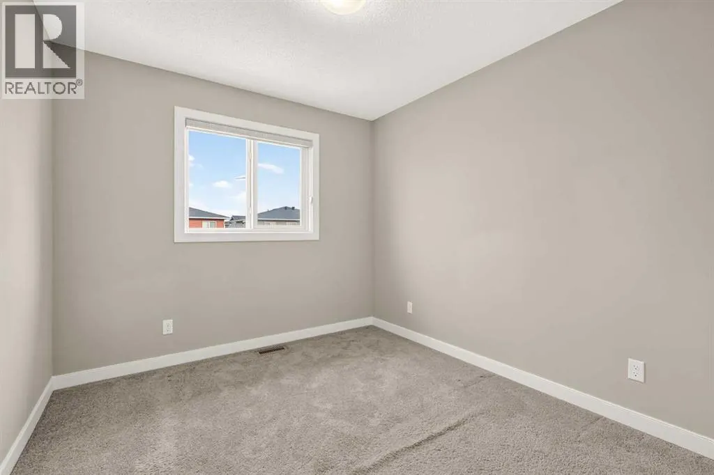 52 Red Embers Manor NE