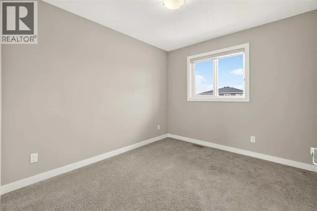 52 Red Embers Manor NE