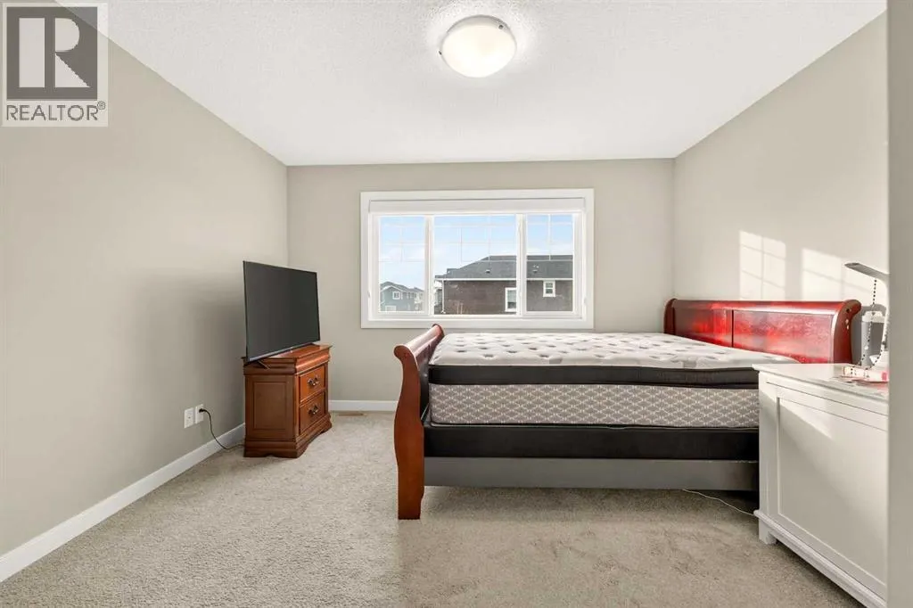 52 Red Embers Manor NE