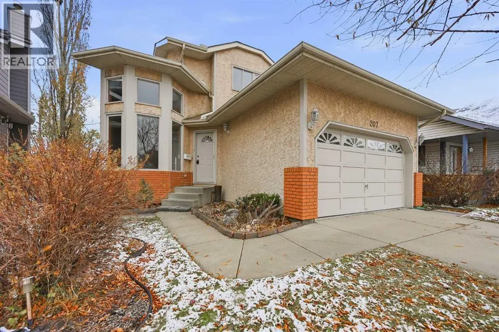 207 Riverside Way SE